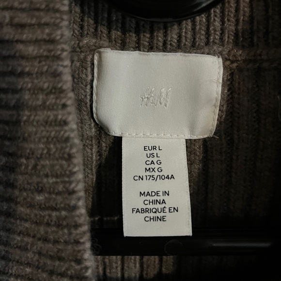 H&M beige mock turtleneck sweater dress. Never worn. Size L. Perfect condition! - Picture 2 of 3